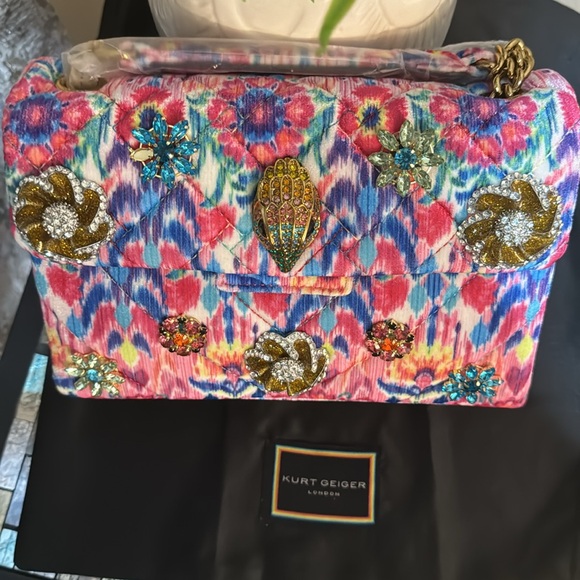 Kurt Geiger London Medium Kensington Shoulder Bag
Kurt Geiger London - Picture 17 of 17